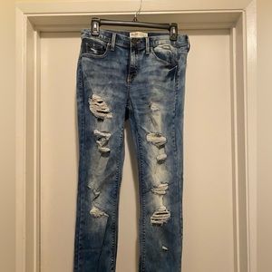 Mudd Low Rise Skinny Stretch Distressed Jeans; Size 9